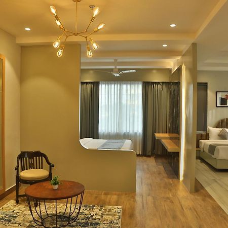 Hotel Westend อุเดเปอร์ ภายนอก รูปภาพ