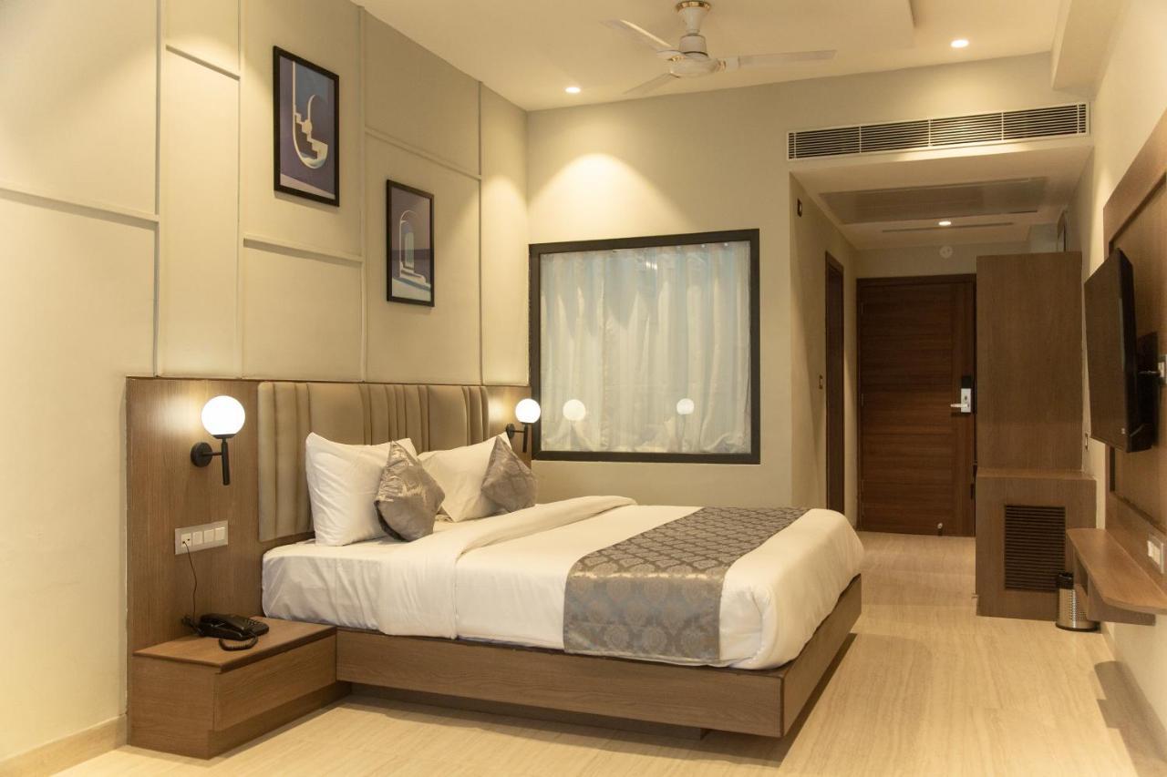 Hotel Westend อุเดเปอร์ ภายนอก รูปภาพ