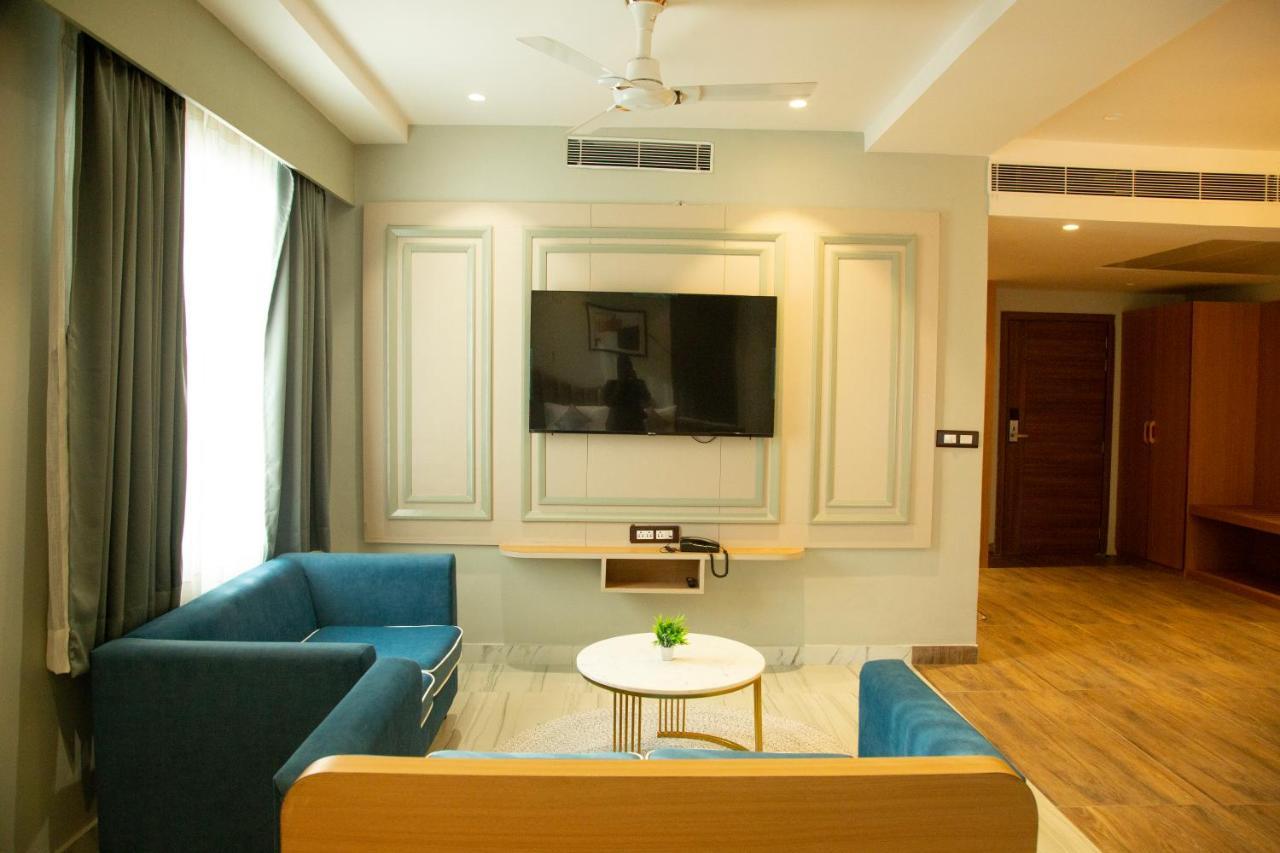 Hotel Westend อุเดเปอร์ ภายนอก รูปภาพ