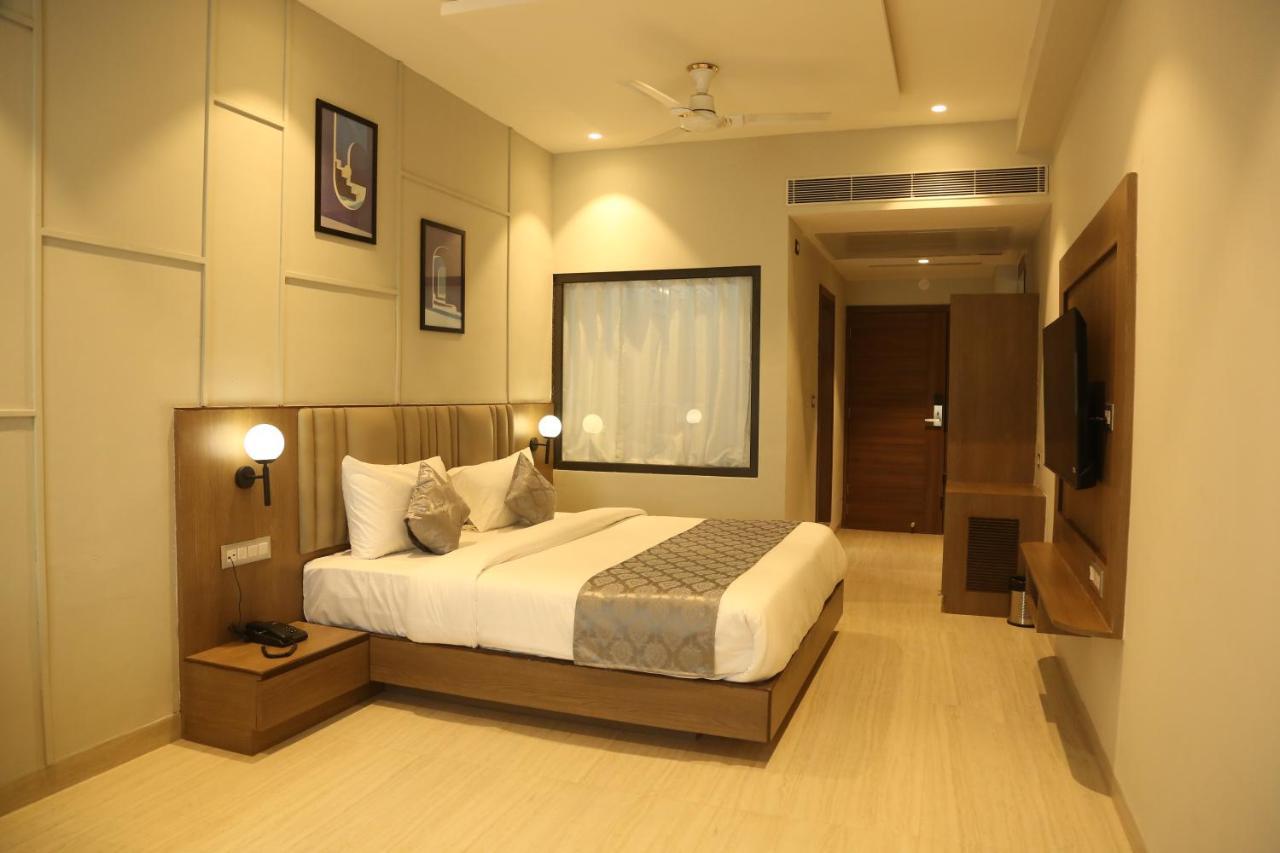 Hotel Westend อุเดเปอร์ ภายนอก รูปภาพ