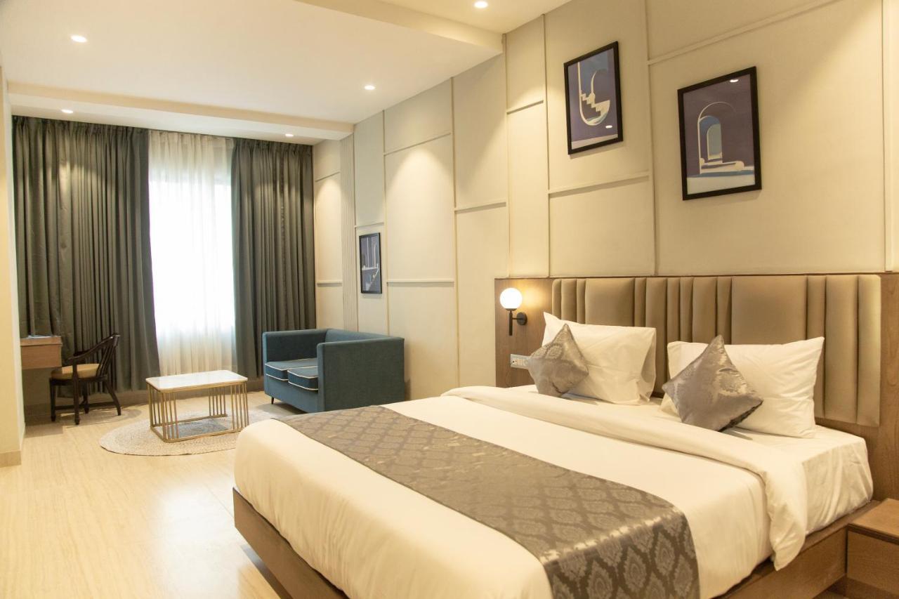 Hotel Westend อุเดเปอร์ ภายนอก รูปภาพ