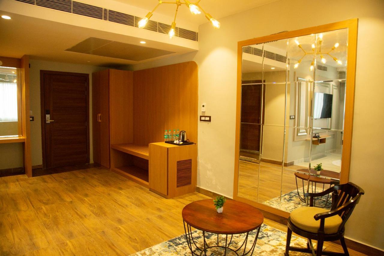 Hotel Westend อุเดเปอร์ ภายนอก รูปภาพ