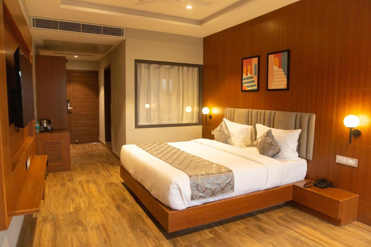 Hotel Westend อุเดเปอร์ ภายนอก รูปภาพ