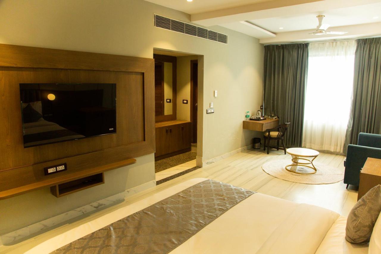 Hotel Westend อุเดเปอร์ ภายนอก รูปภาพ