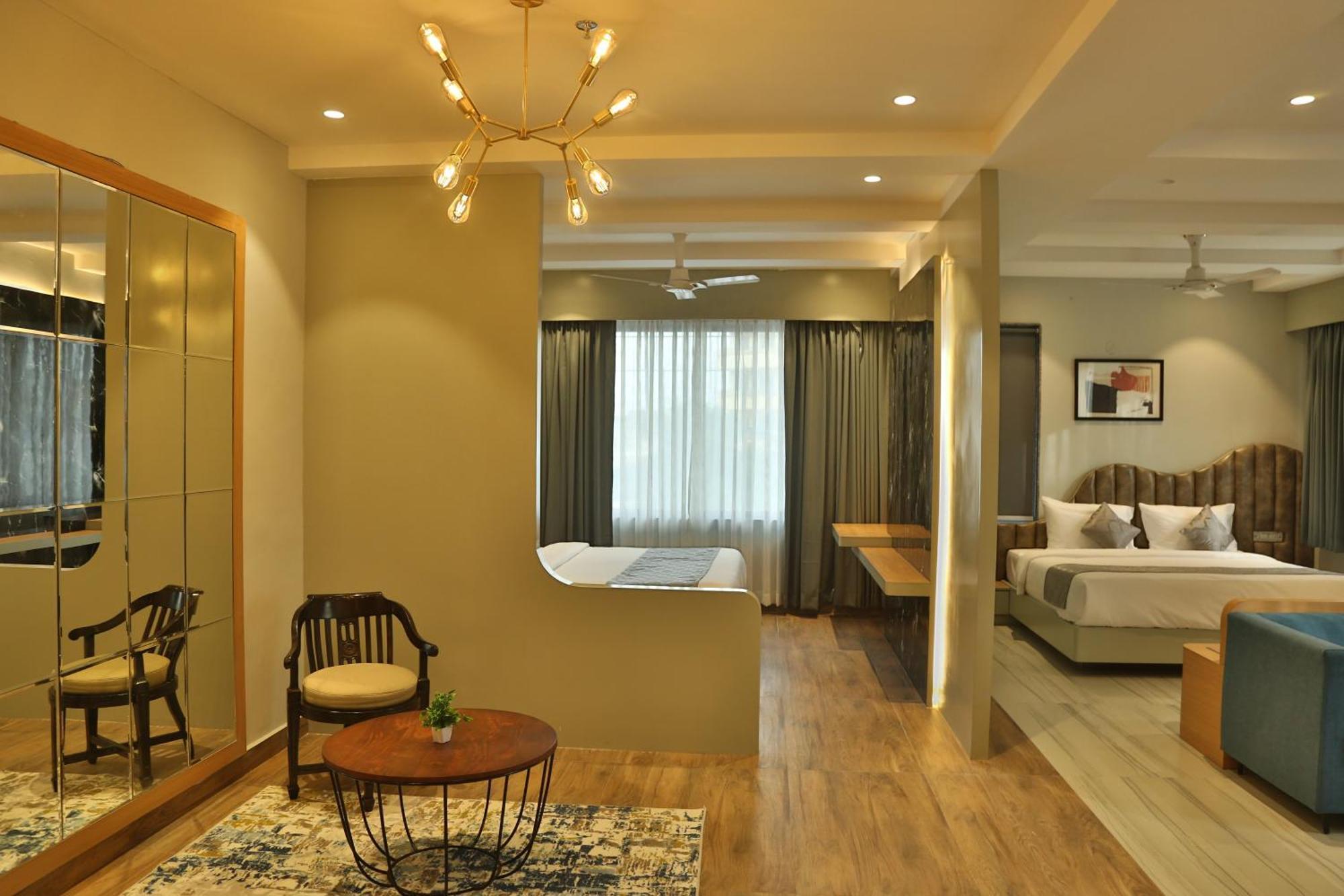 Hotel Westend อุเดเปอร์ ภายนอก รูปภาพ