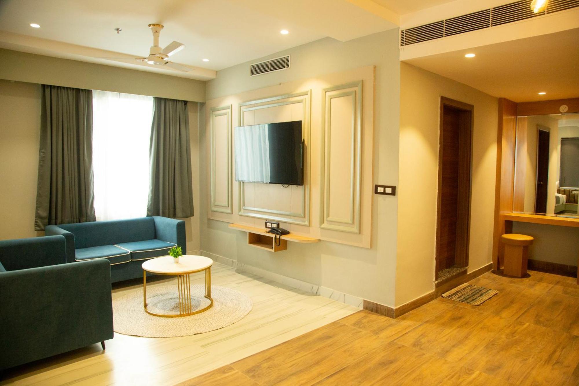 Hotel Westend อุเดเปอร์ ภายนอก รูปภาพ