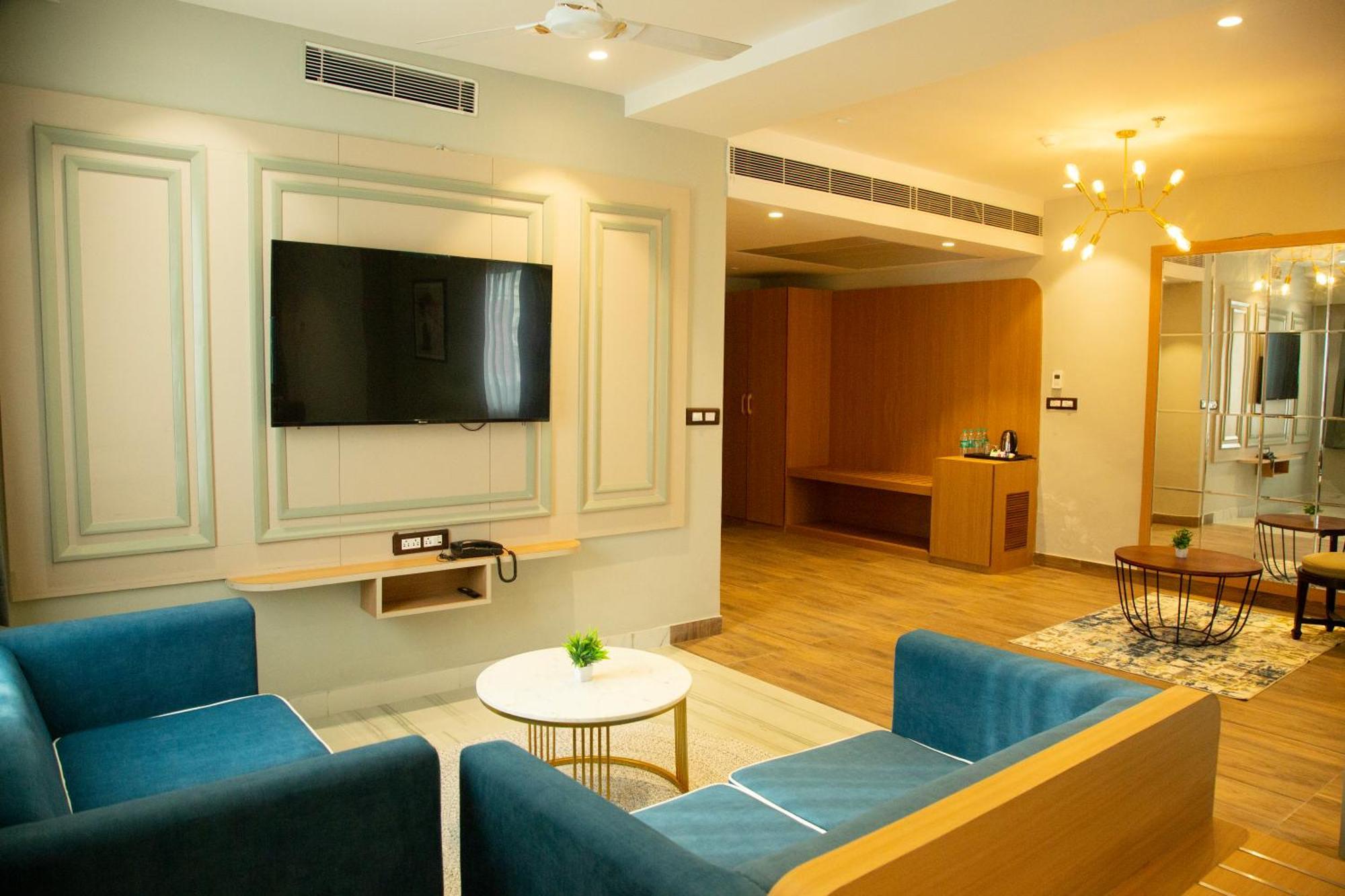 Hotel Westend อุเดเปอร์ ภายนอก รูปภาพ